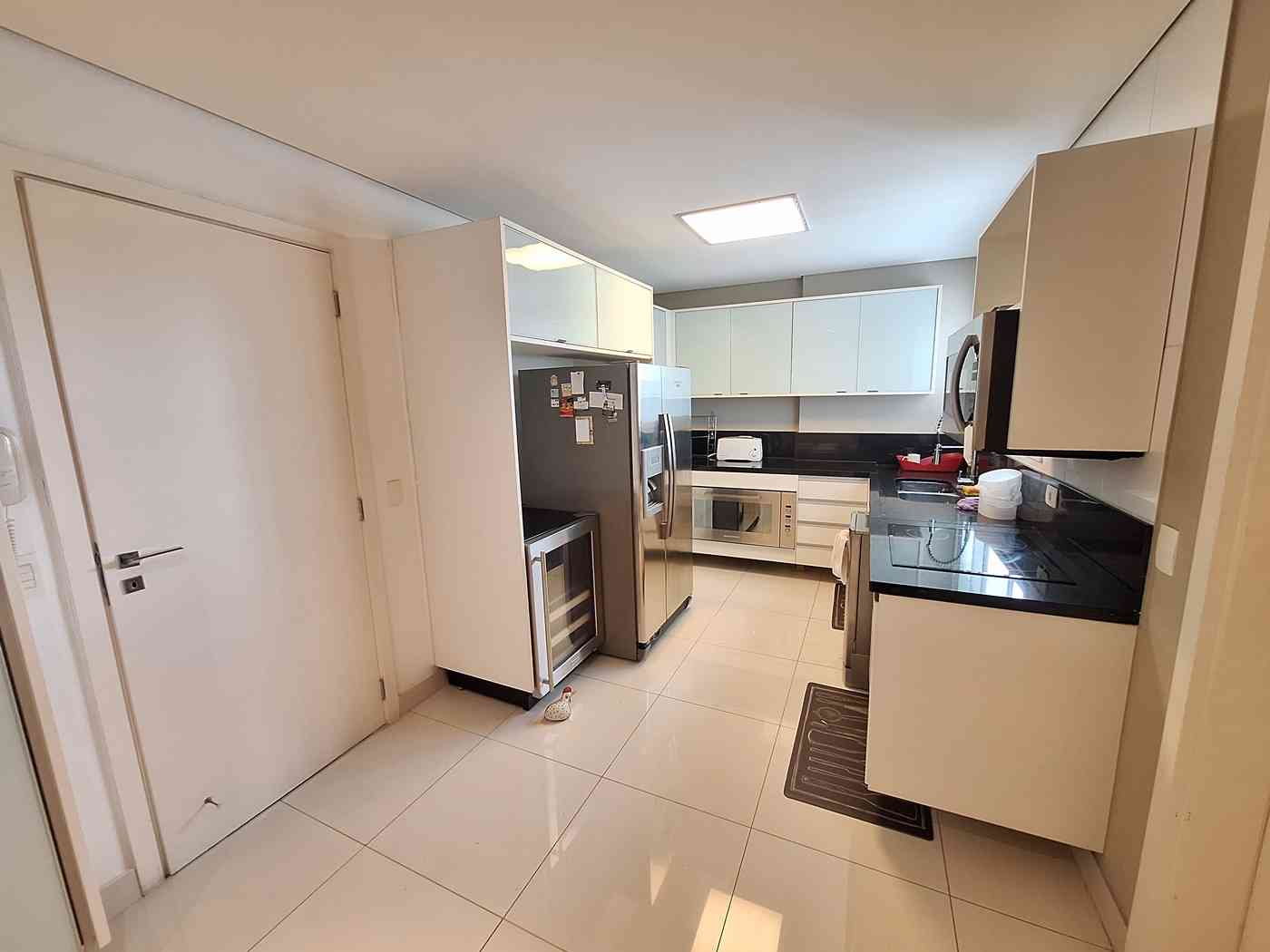 APARTAMENTO COM 03 SUÍTES!