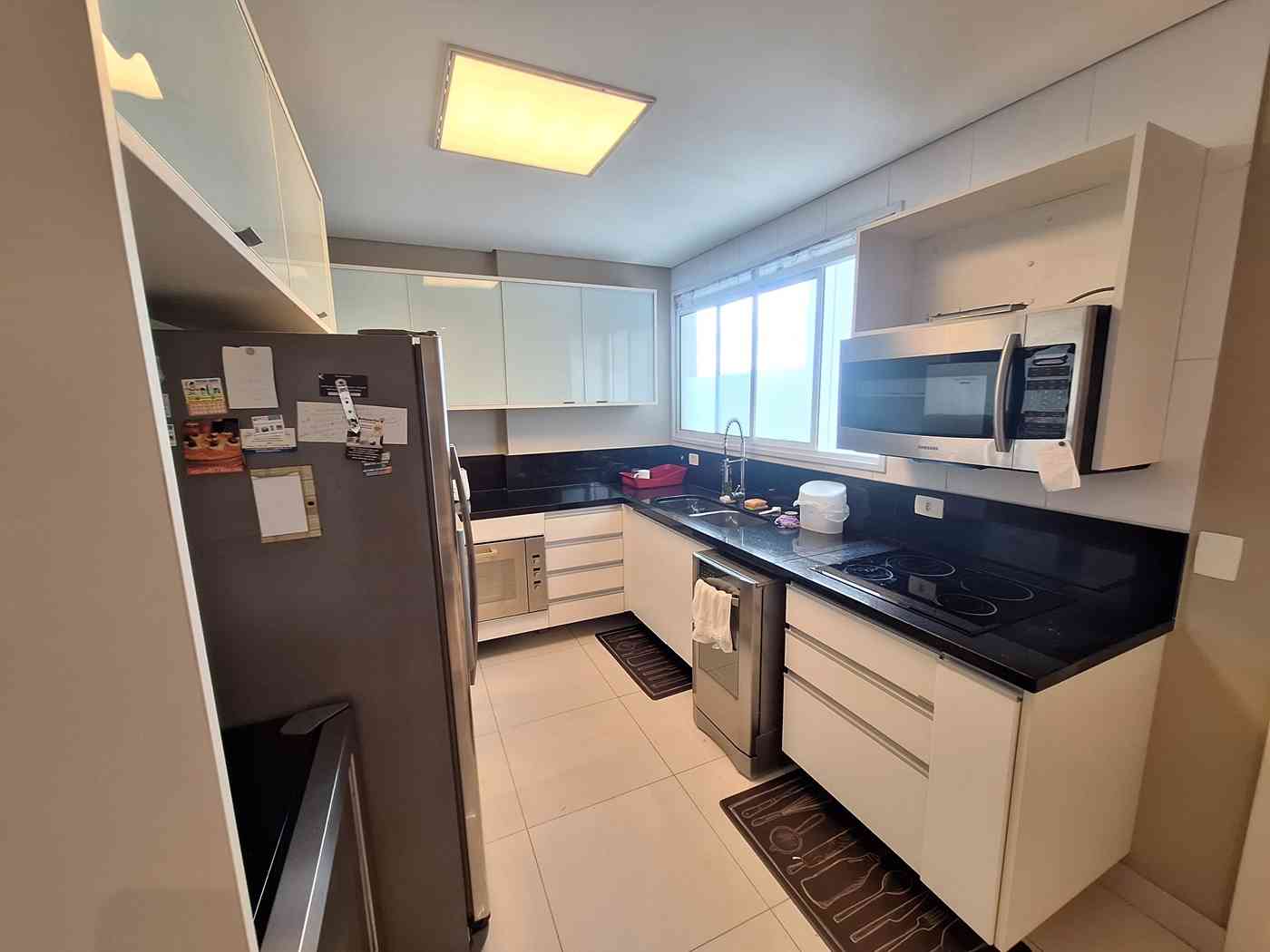 APARTAMENTO COM 03 SUÍTES!