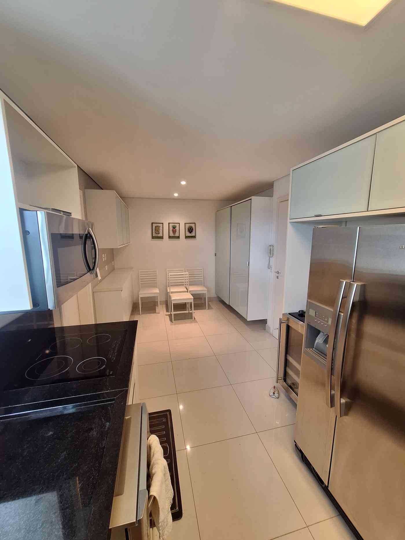 APARTAMENTO COM 03 SUÍTES!