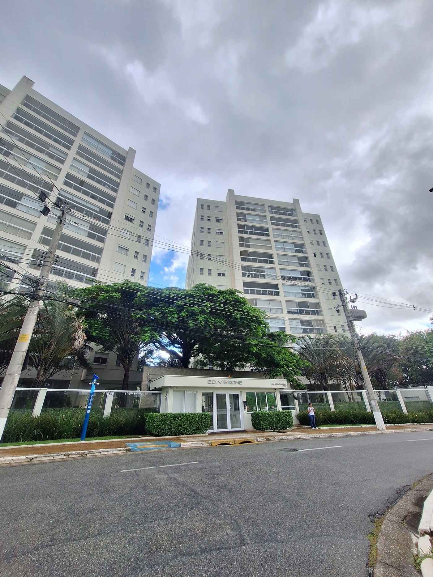 APARTAMENTO COM 03 SUÍTES!