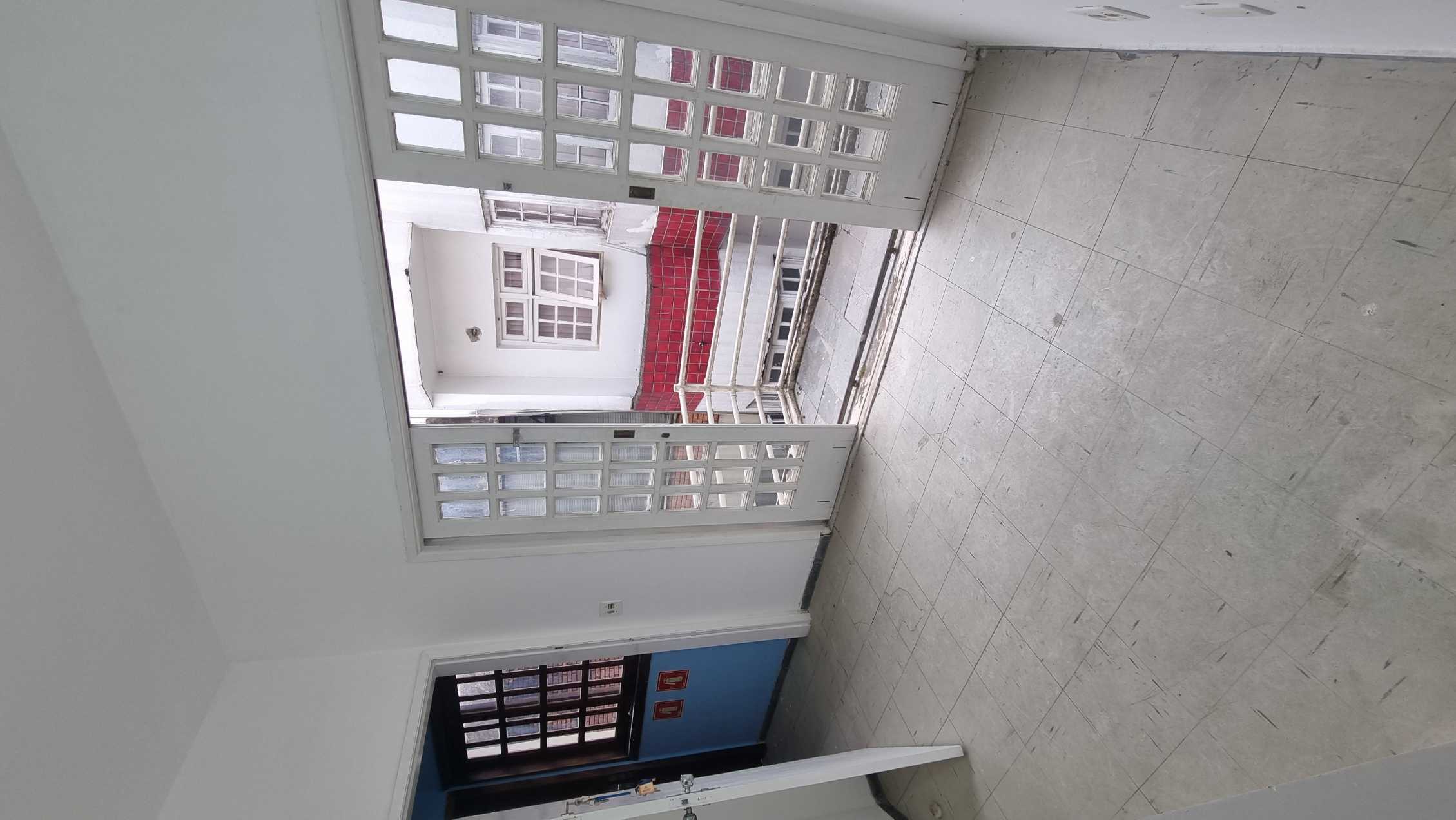 PRÉDIO A VENDA NO CENTRO COMERCIAL ALPHAVILLE!