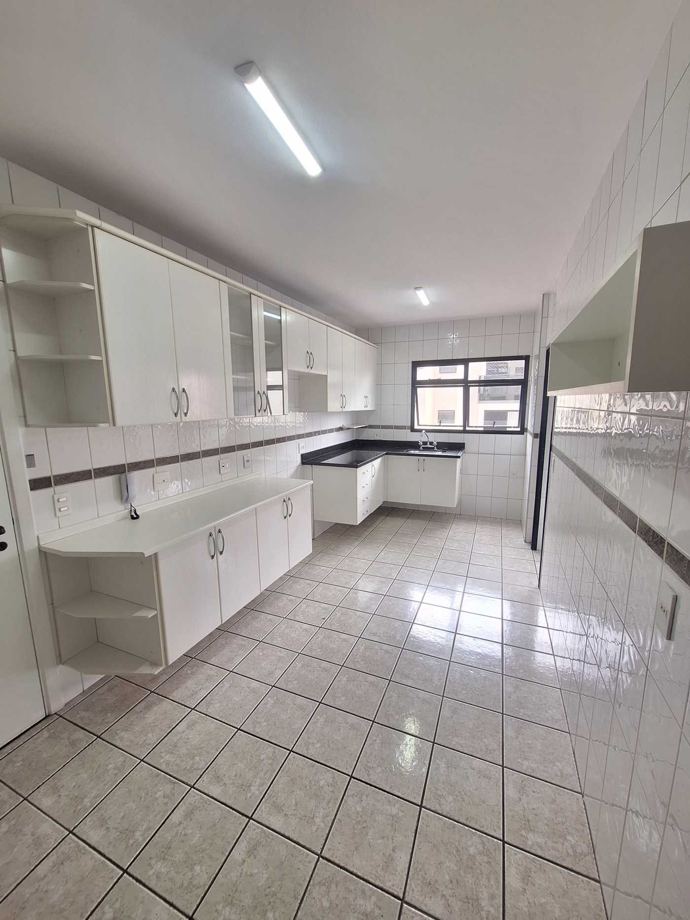 APARTAMENTO NO CENTRO DE ALPHAVILLE!