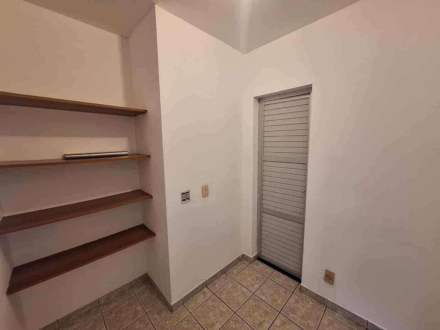 APARTAMENTO NO CENTRO DE ALPHAVILLE!