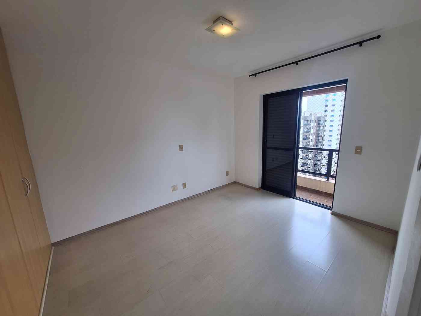 APARTAMENTO NO CENTRO DE ALPHAVILLE!