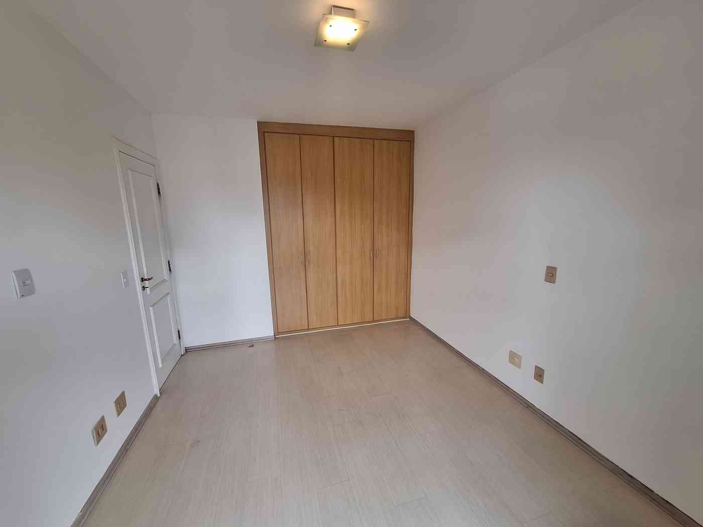 APARTAMENTO NO CENTRO DE ALPHAVILLE!