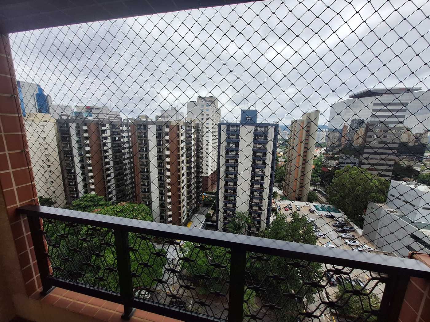 APARTAMENTO NO CENTRO DE ALPHAVILLE!