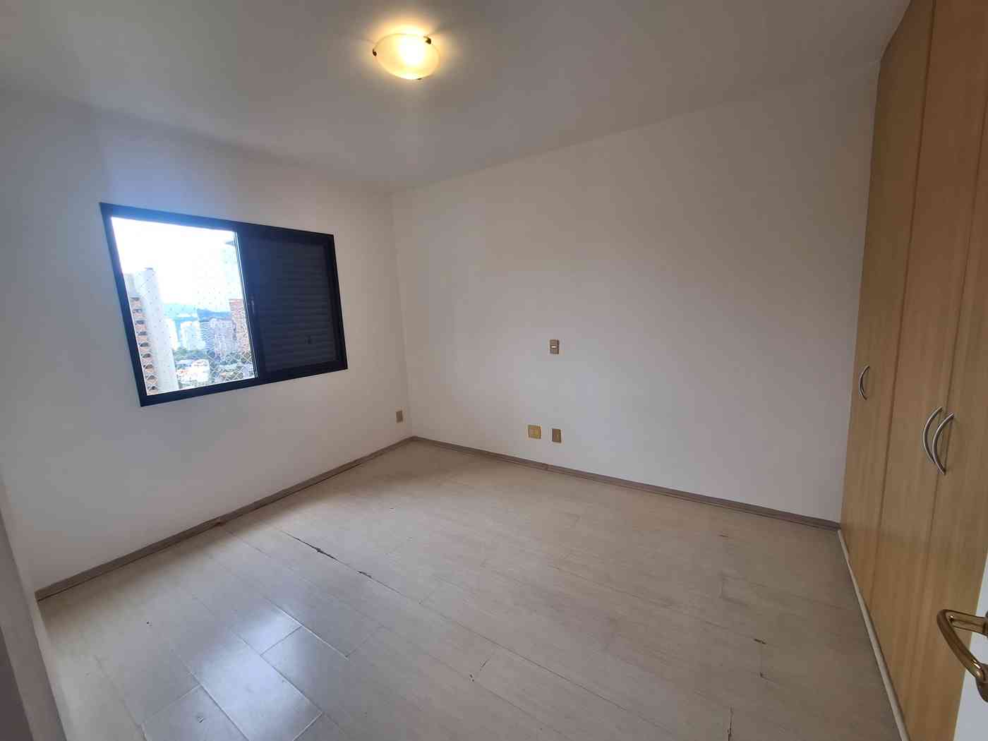 APARTAMENTO NO CENTRO DE ALPHAVILLE!