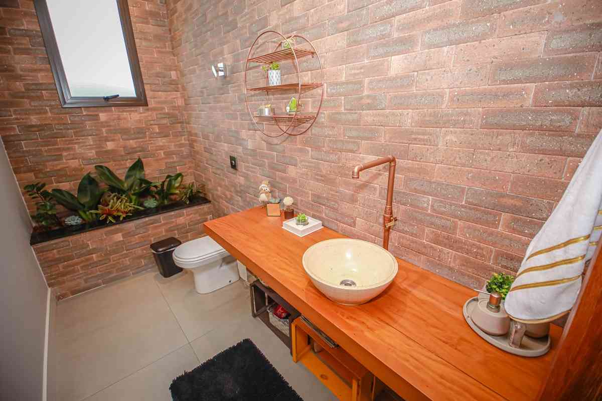 LINDA CASA EM CONDOMÍNIO ALTO PADRÃO!