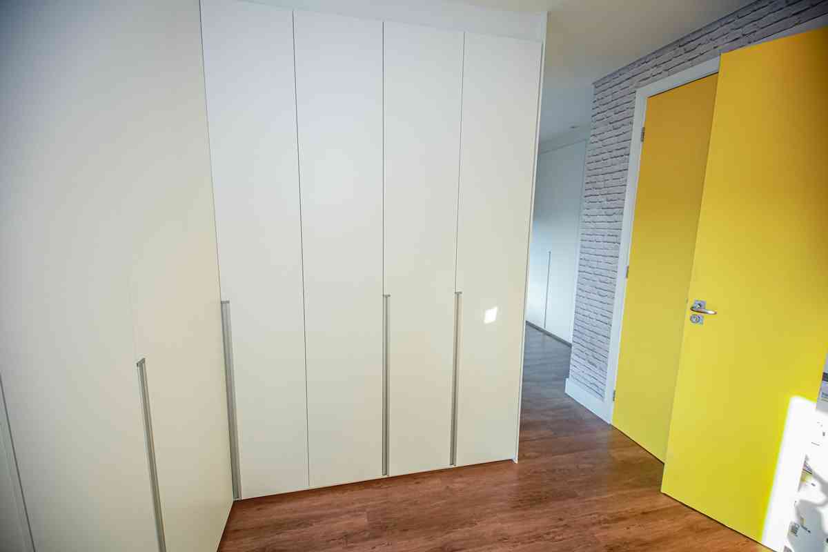 LINDA CASA EM CONDOMÍNIO ALTO PADRÃO!