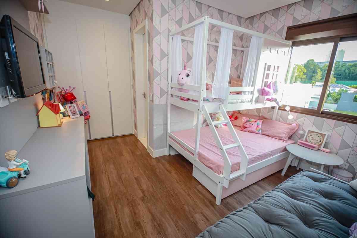 LINDA CASA EM CONDOMÍNIO ALTO PADRÃO!
