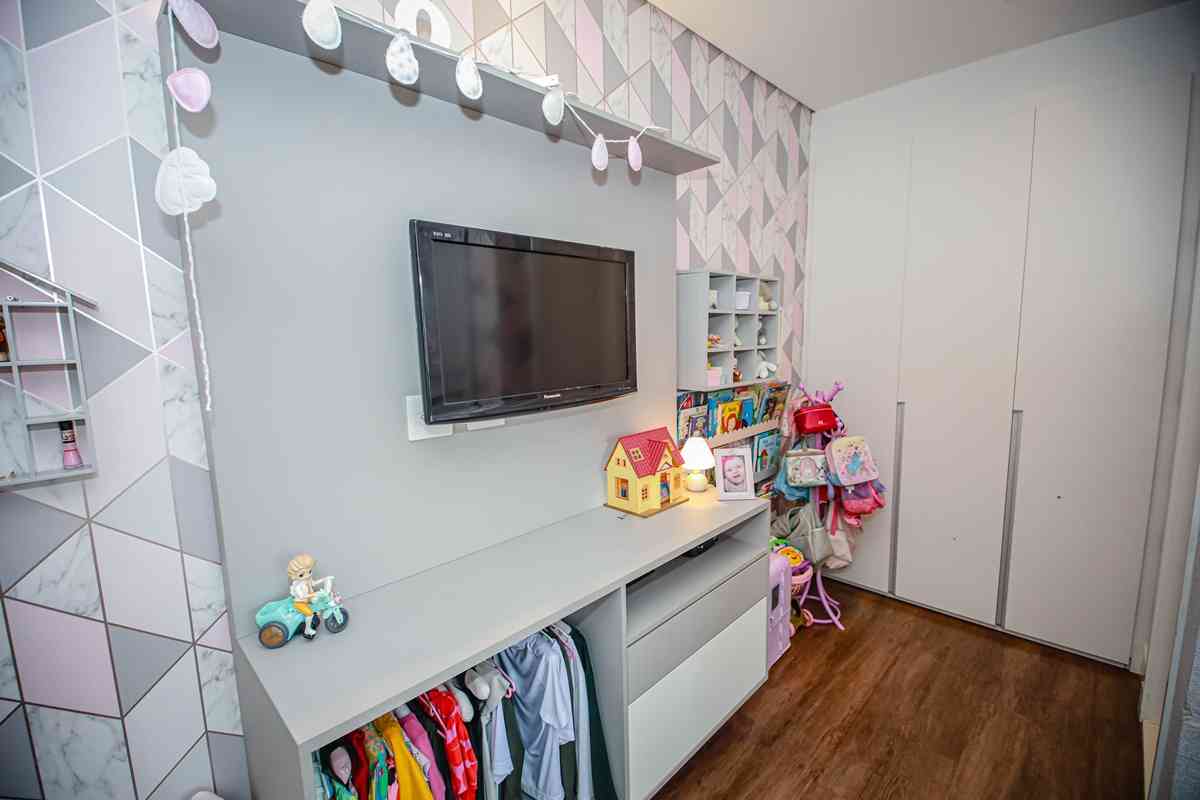 LINDA CASA EM CONDOMÍNIO ALTO PADRÃO!