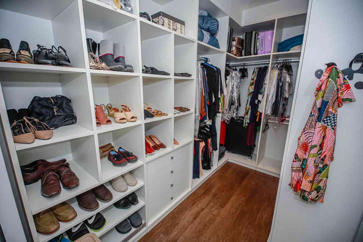 LINDA CASA EM CONDOMÍNIO ALTO PADRÃO!