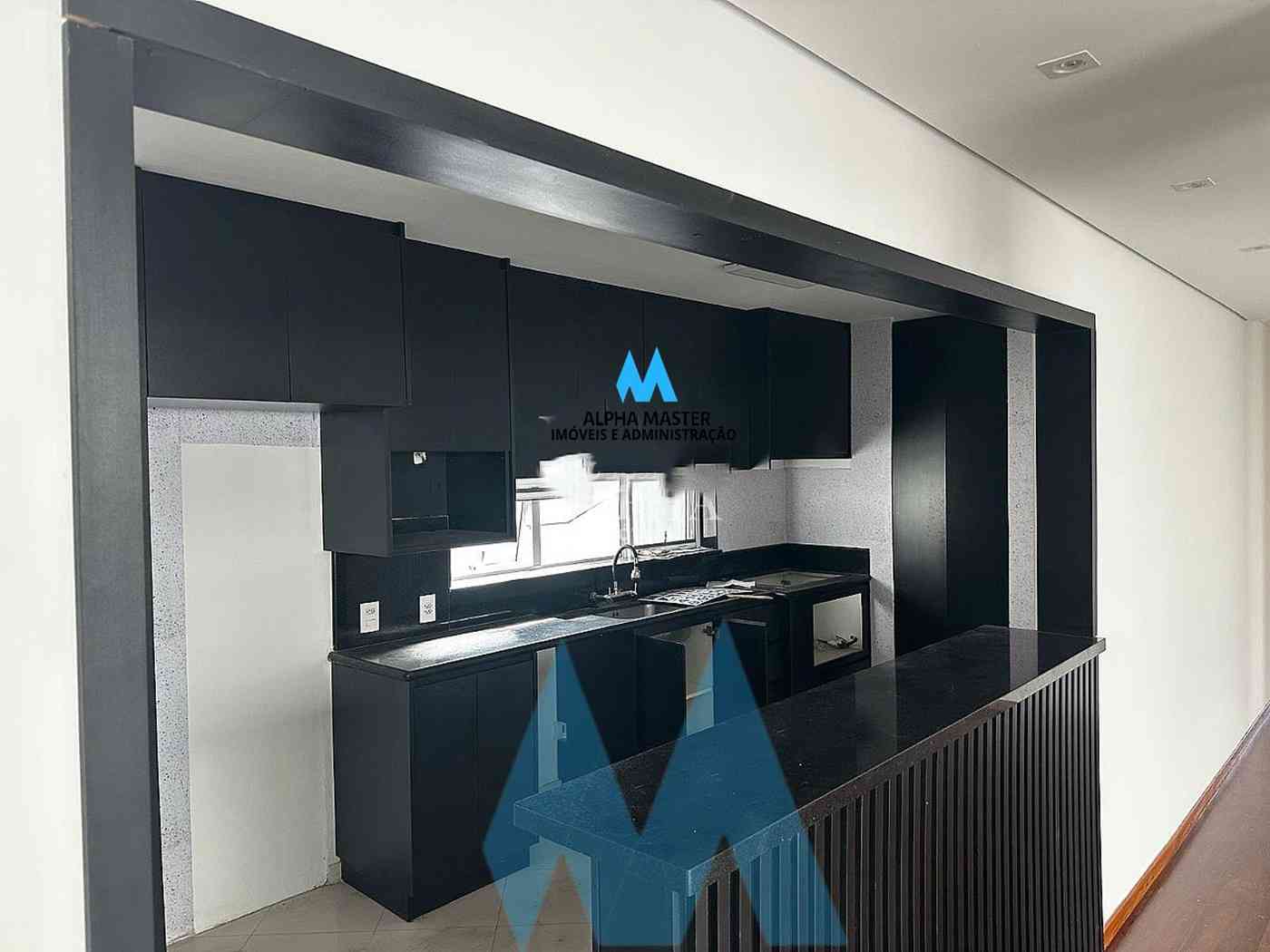 CASA COM RETROFIT, CLEAN!