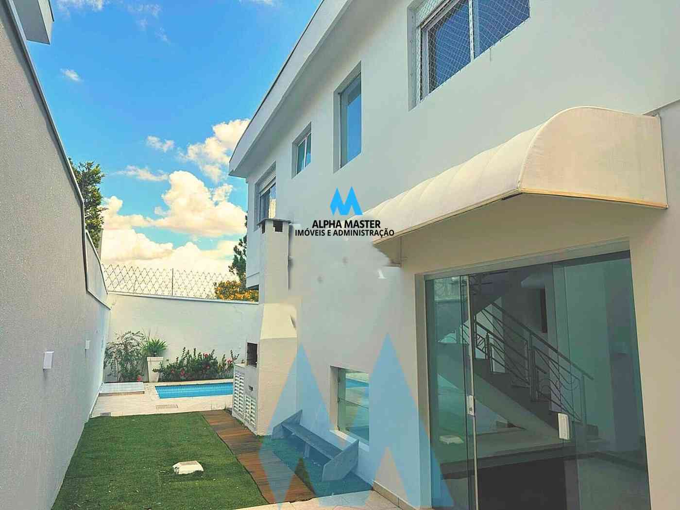 CASA COM RETROFIT, CLEAN!