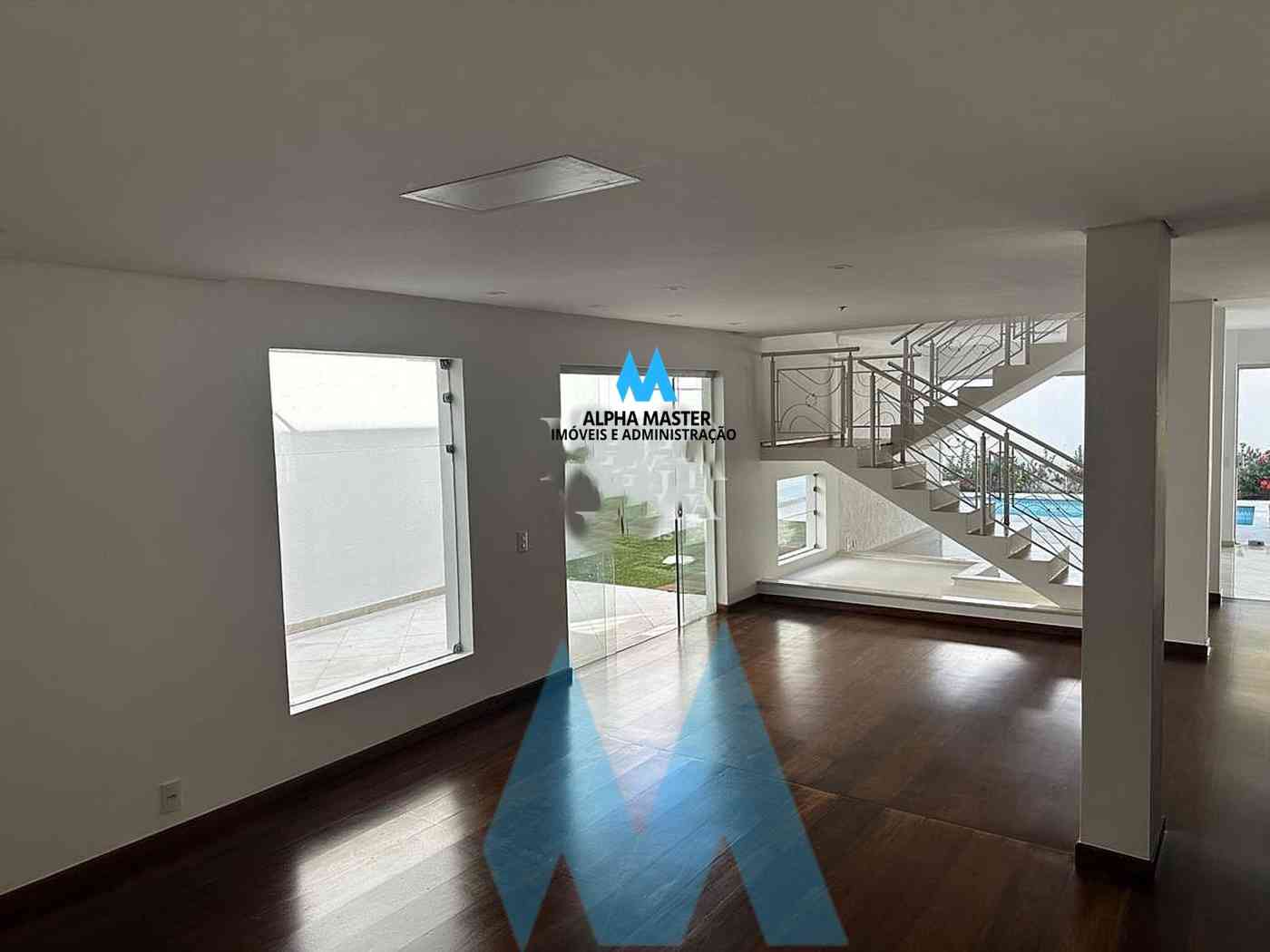 CASA COM RETROFIT, CLEAN!