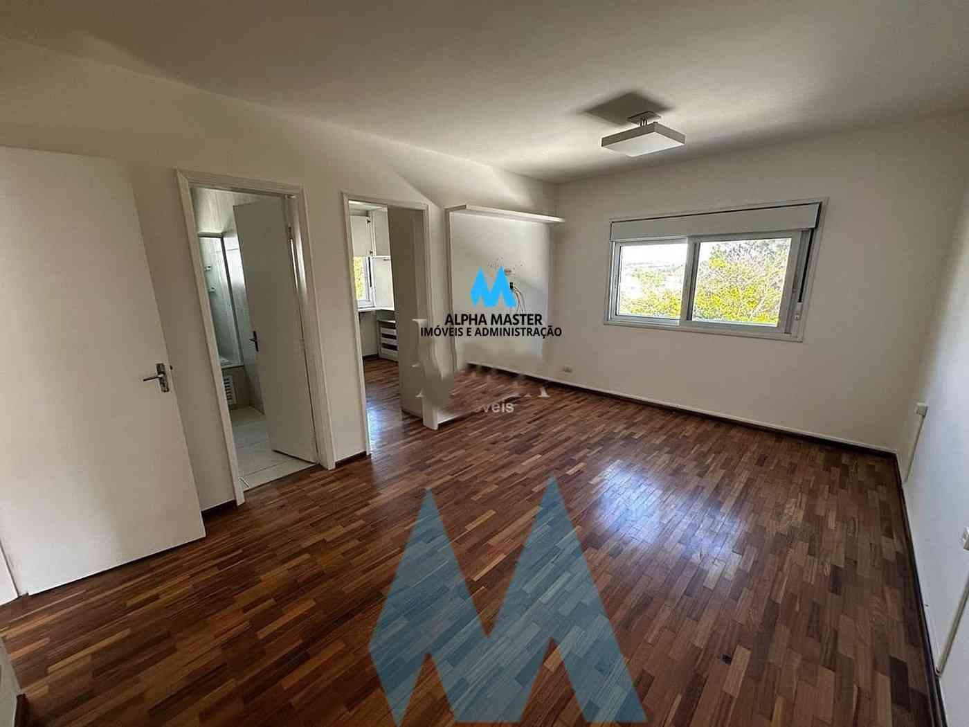 CASA COM RETROFIT, CLEAN!