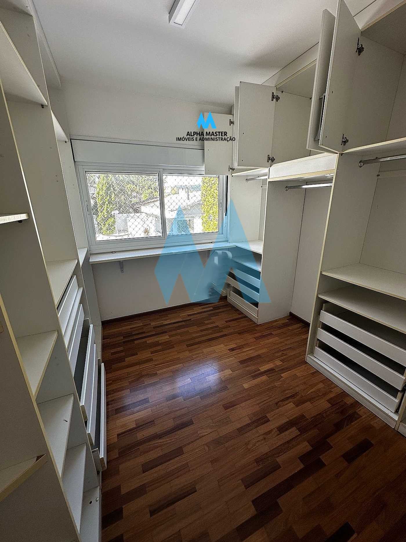 CASA COM RETROFIT, CLEAN!