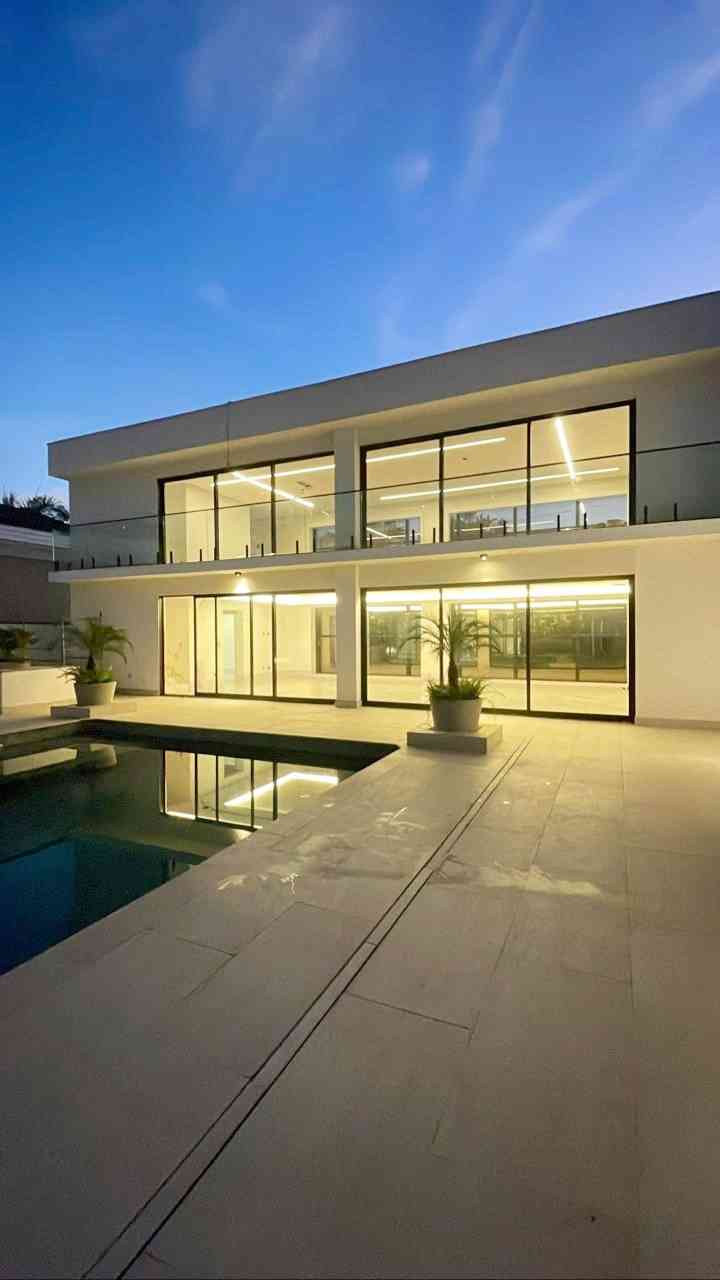 CASA ALTO PADRÃO!