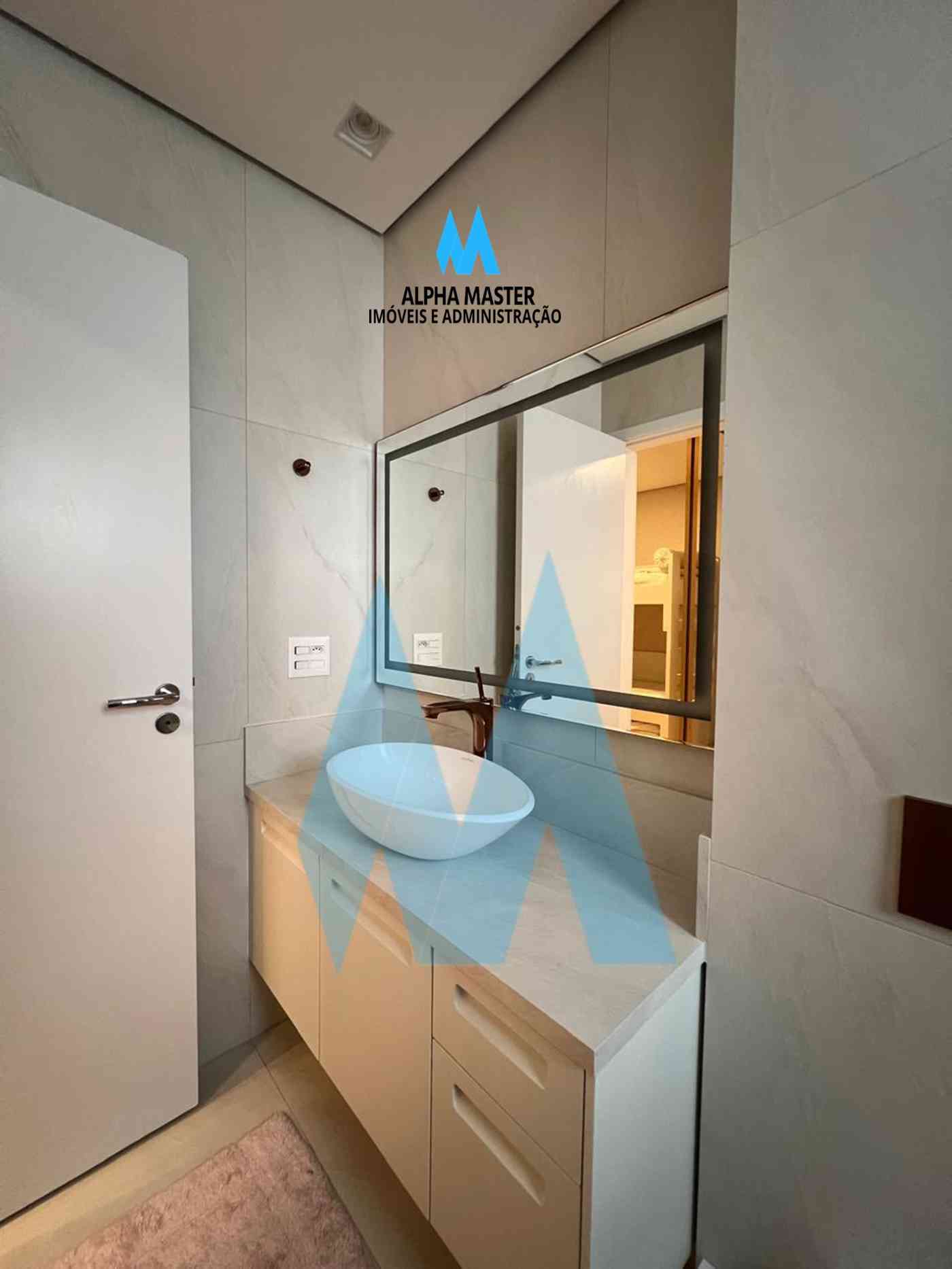 Apartamento mobiliado no Ed. Atria Alphaville - 03 suítes e 04 vagas