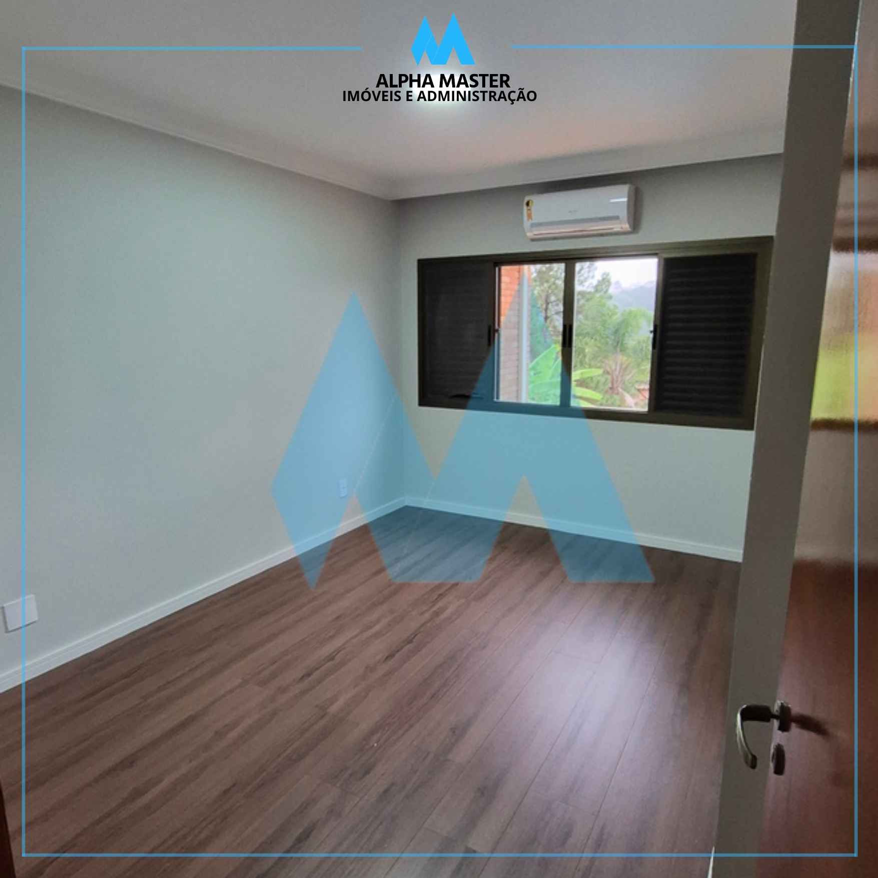 Casa com vista livre no Alpha 12!