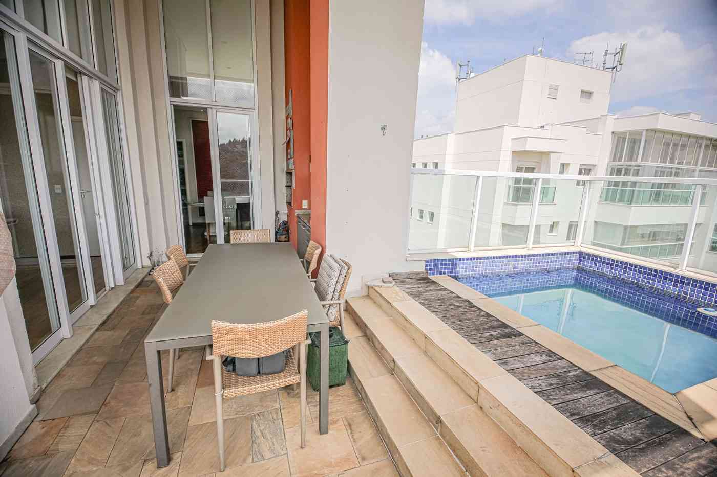 Varanda gourmet e piscina privativa!