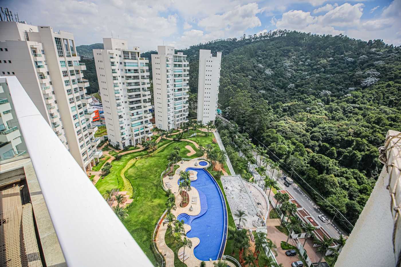 Varanda gourmet e piscina privativa!