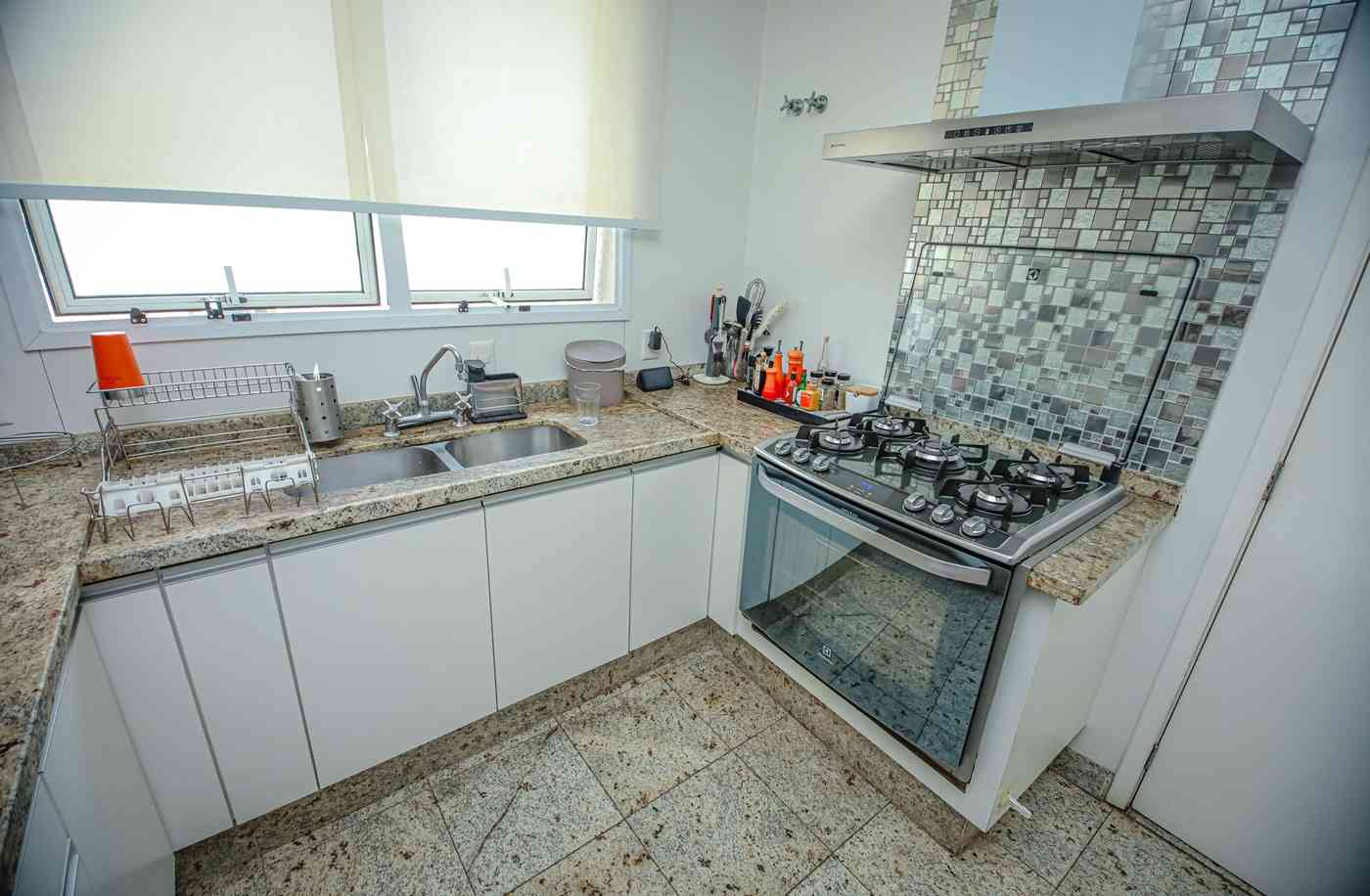 Varanda gourmet e piscina privativa!