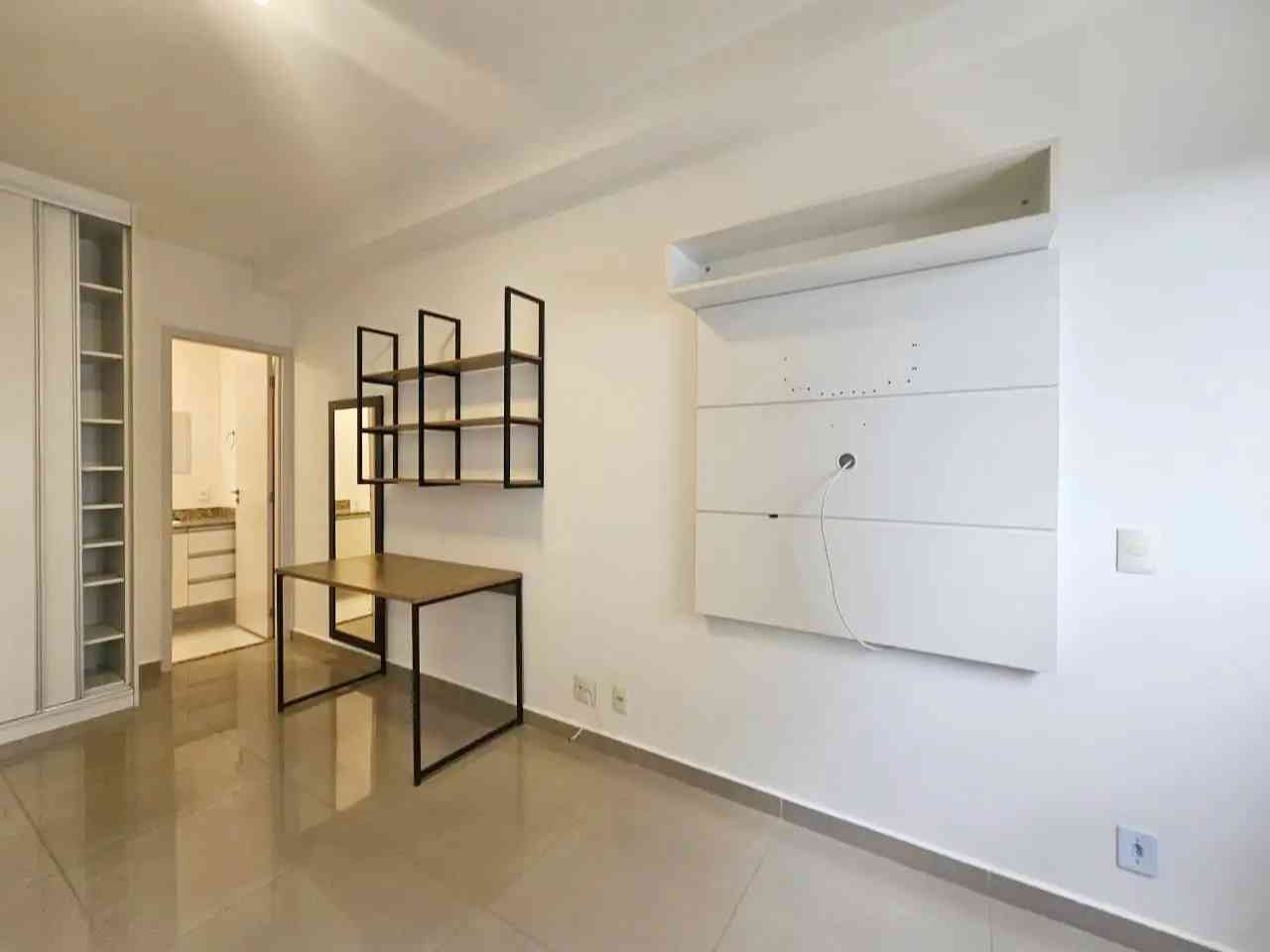 LINDO APARTAMENTO PARA LOCAÇÃO, ANDAR ALTO COM VARANDA!