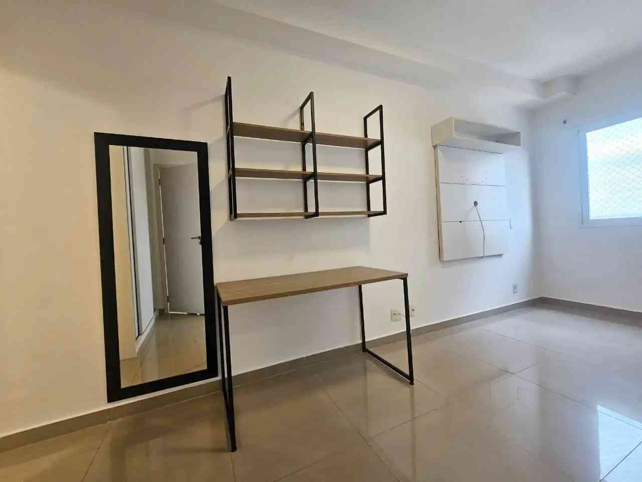 LINDO APARTAMENTO PARA LOCAÇÃO, ANDAR ALTO COM VARANDA!
