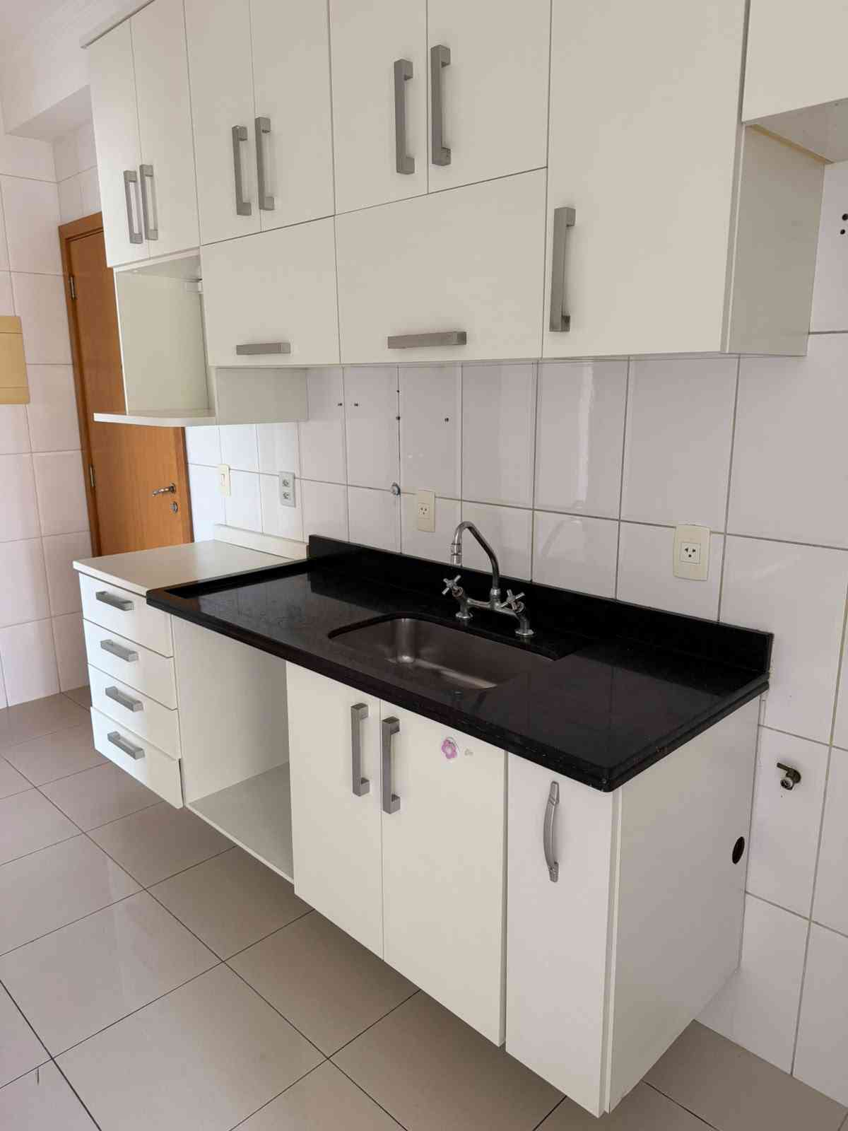 Apto 113m² no Resort Tamboré - 3 Dorms (1 Suíte), 2 Vagas e Lazer de Clube