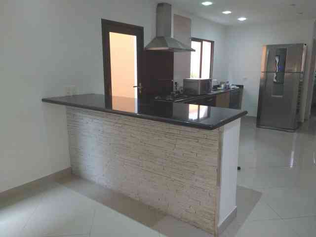 LINDO SOBRADO NO JD. JOVAIA COM SÓTON