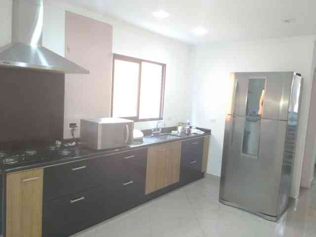 LINDO SOBRADO NO JD. JOVAIA COM SÓTON