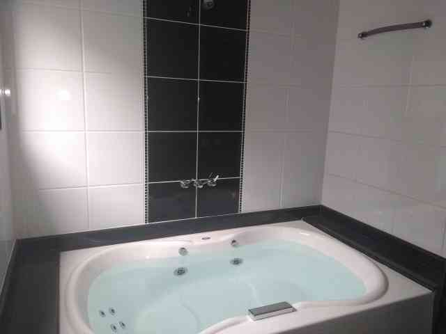 LINDO SOBRADO NO JD. JOVAIA COM SÓTON