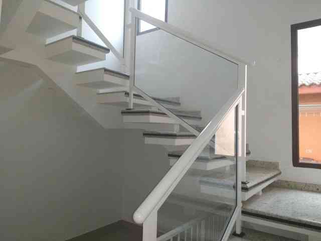 LINDO SOBRADO NO JD. JOVAIA COM SÓTON