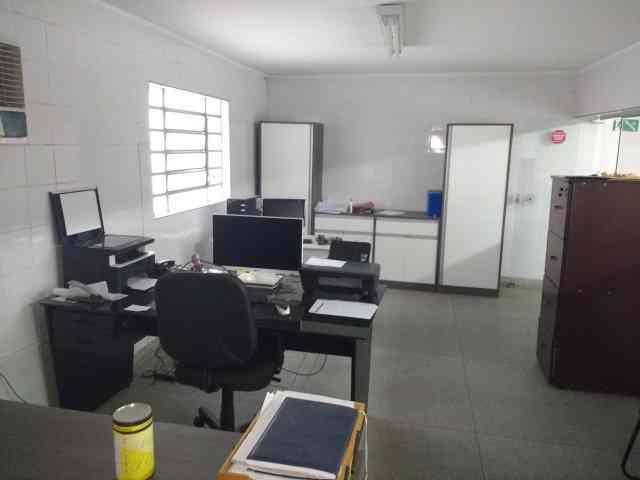 GALPÃO COM 210,00 M² NO MACEDO