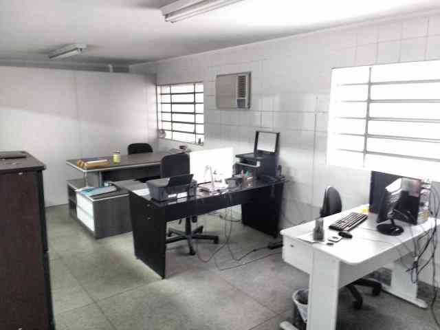 GALPÃO COM 210,00 M² NO MACEDO