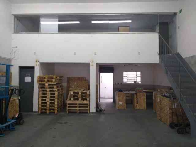 GALPÃO COM 210,00 M² NO MACEDO