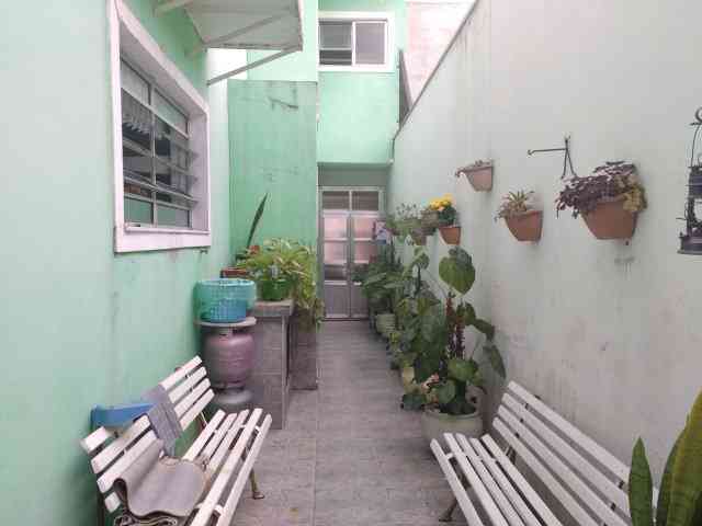 SOBRADO NO COCAIA COM 03 SUÍTES