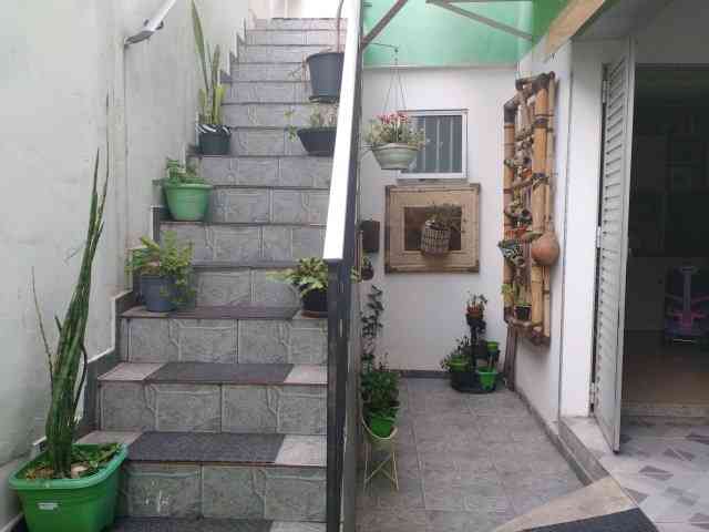 SOBRADO NO COCAIA COM 03 SUÍTES