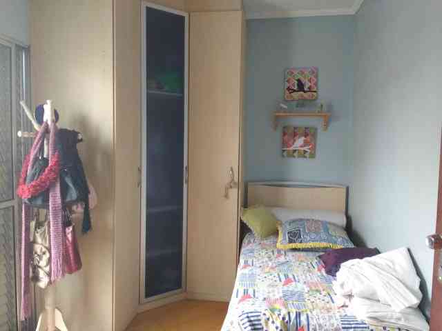 SOBRADO NO COCAIA COM 03 SUÍTES