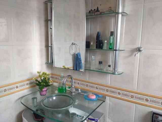 SOBRADO NO COCAIA COM 03 SUÍTES