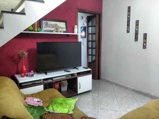 SOBRADO NO COCAIA COM 03 SUÍTES