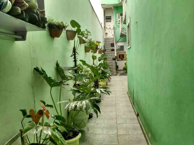 SOBRADO NO COCAIA COM 03 SUÍTES