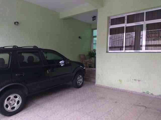 SOBRADO NO COCAIA COM 03 SUÍTES