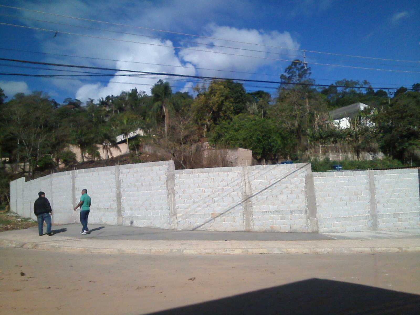 TERRENO PLANO COM 1.000M² - ÁGUA AZUL