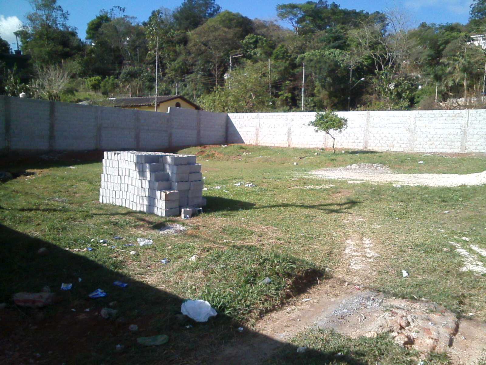 TERRENO PLANO COM 1.000M² - ÁGUA AZUL