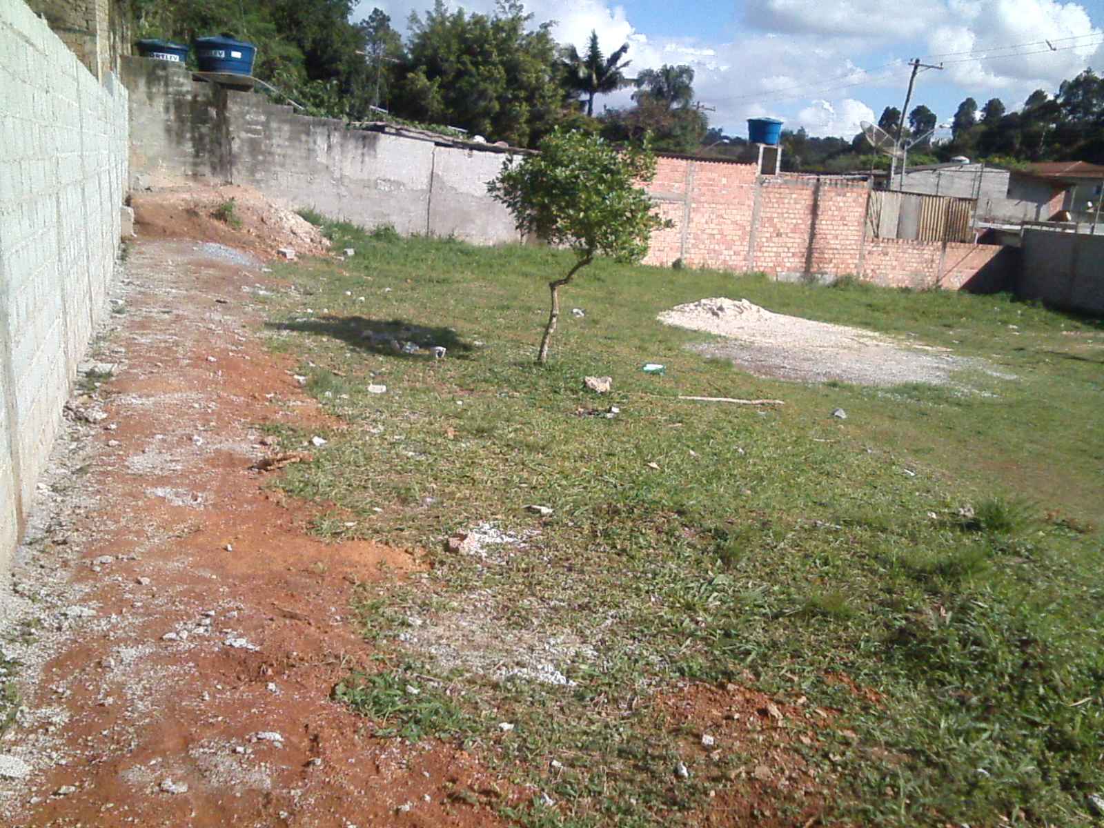 TERRENO PLANO COM 1.000M² - ÁGUA AZUL