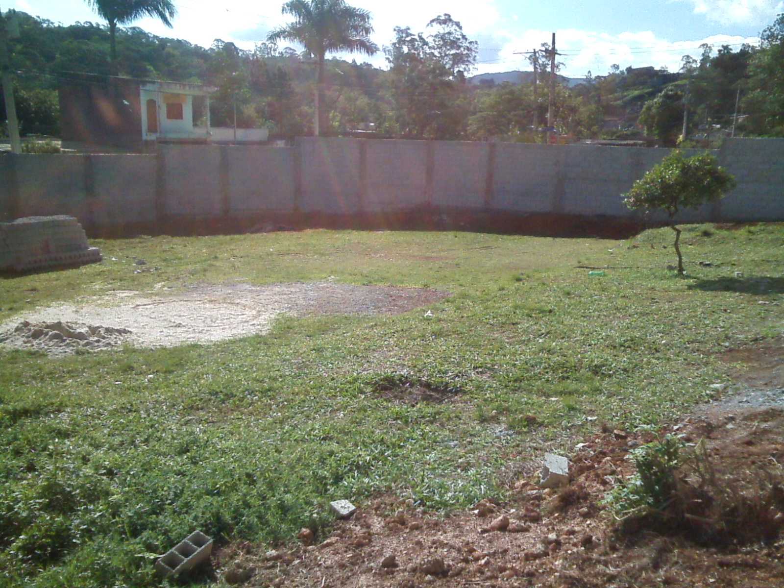 TERRENO PLANO COM 1.000M² - ÁGUA AZUL