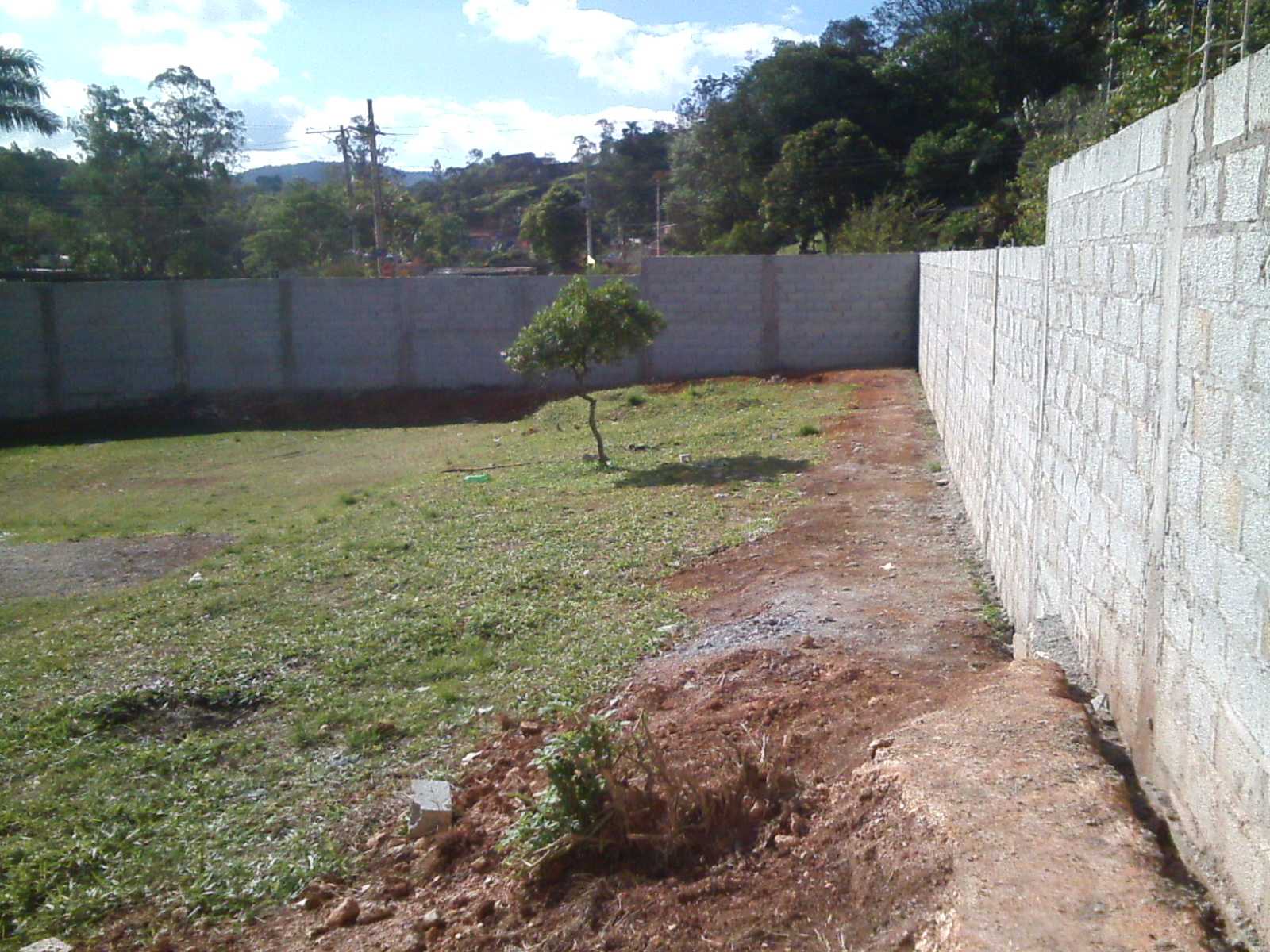 TERRENO PLANO COM 1.000M² - ÁGUA AZUL