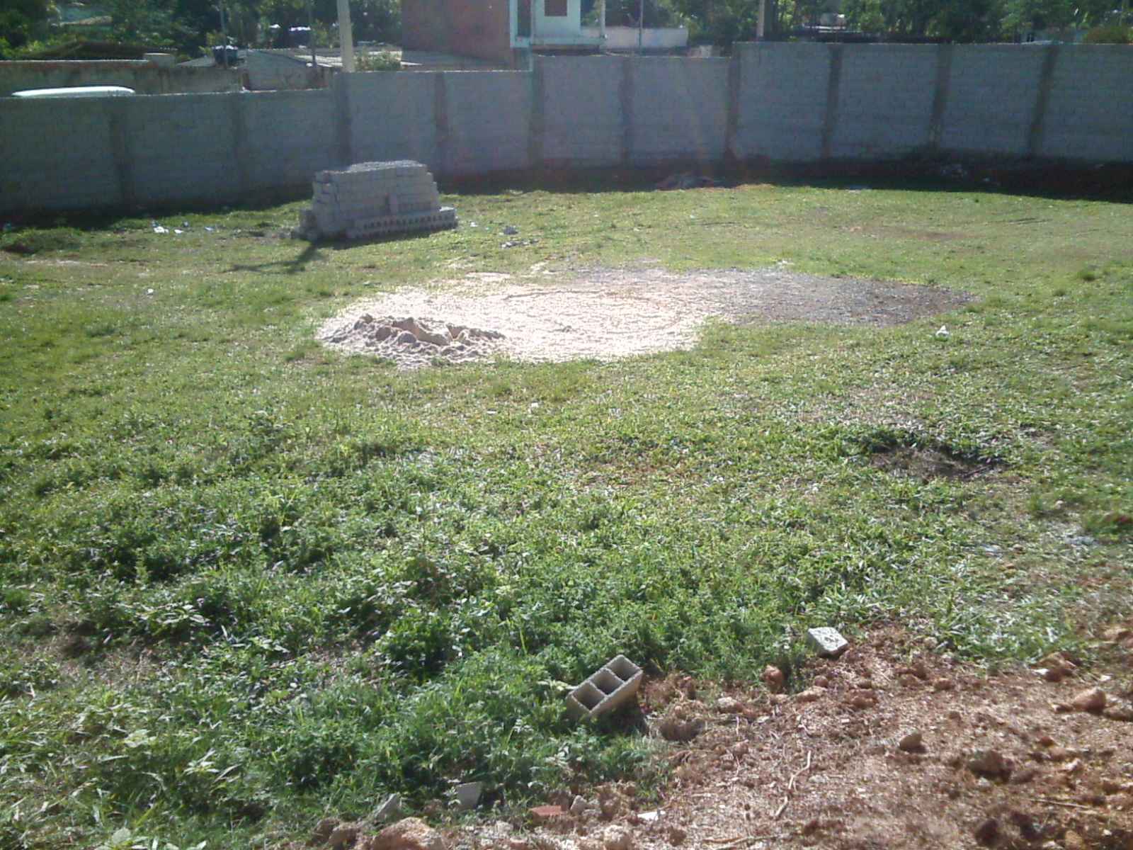 TERRENO PLANO COM 1.000M² - ÁGUA AZUL